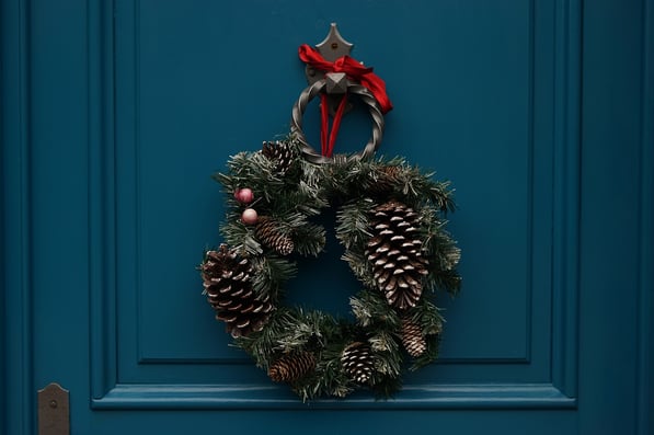 how-to-decorate-for-the-holidays-when-selling-your-home-4.jpg